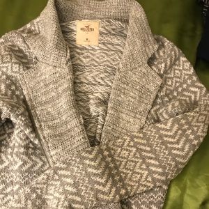 Hollister: Grey and white knit sweater